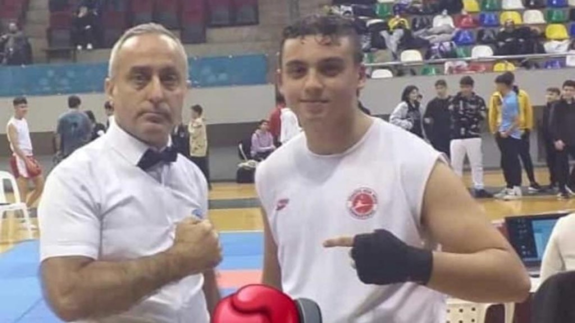 8A sınıfı öğrencilerinden Mehmet ŞAHİN Okul Sporları İl Müsabakalarında İstanbul Şampiyonu
