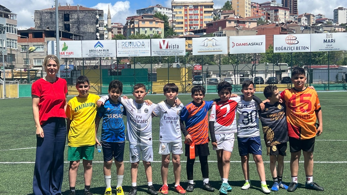 5. SINIFLAR FUTBOL TURNUVASI ŞAMPİYONU 5B